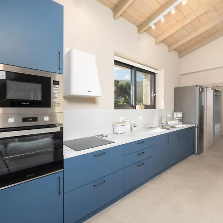 Margarita كاتيليوس