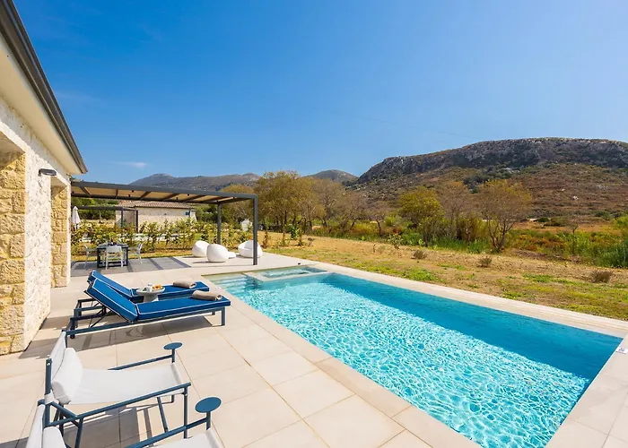 Margarita Villa *